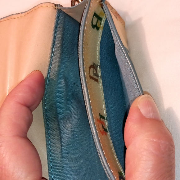 Dooney & Bourke Cream Beige Multicolor Monogram DB Logo Magnet Wallet. V… - Picture 4 of 4